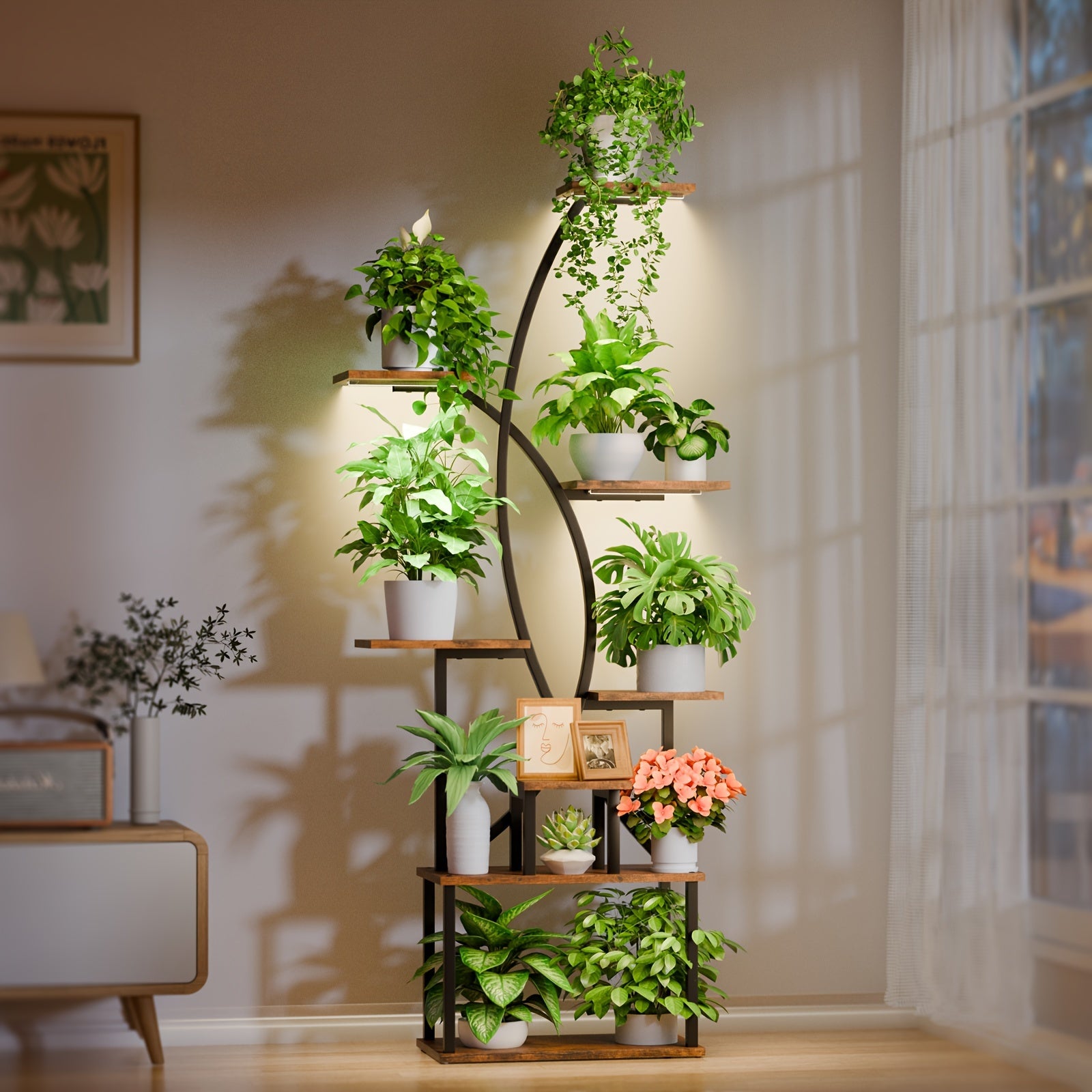 Suporte de planta interno com luz de crescimento, prateleira de planta alta de 8 camadas para plantas internas múltiplas, 65" prateleiras grandes de metal em forma curva para exibição de flores na sala de estar, pátio, varanda
